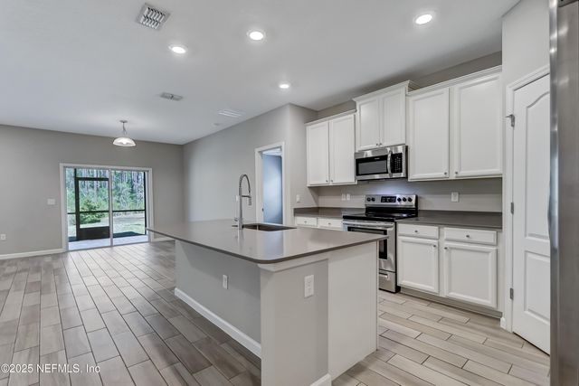 10167 PAVNES CREEK Drive, Jacksonville, FL 32222