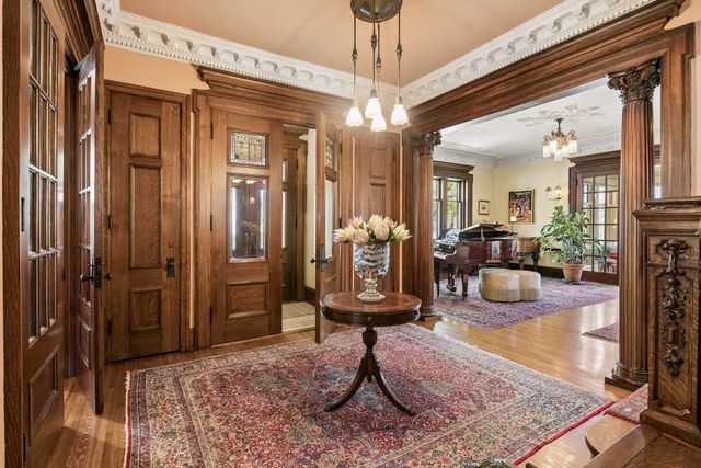 1005 Mount Curve Avenue, Minneapolis, MN 55403