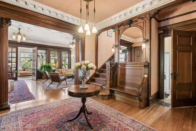 1005 Mount Curve Avenue, Minneapolis, MN 55403