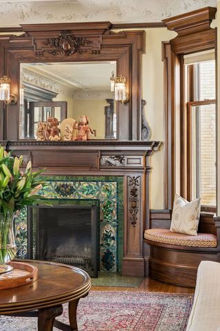 1005 Mount Curve Avenue, Minneapolis, MN 55403