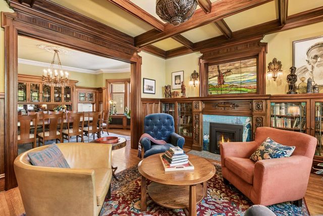 1005 Mount Curve Avenue, Minneapolis, MN 55403