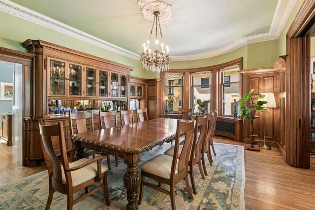 1005 Mount Curve Avenue, Minneapolis, MN 55403