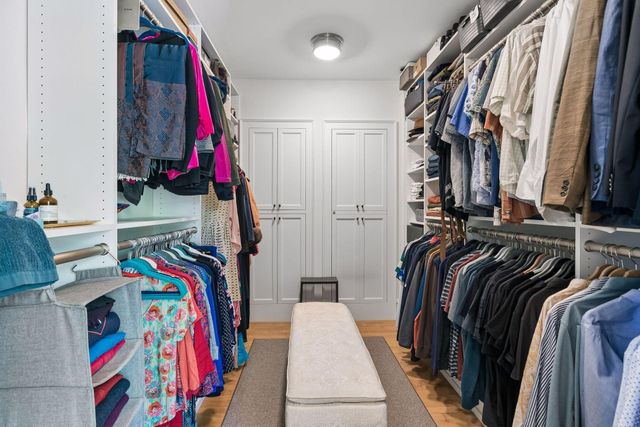 1005 Mount Curve Avenue, Minneapolis, MN 55403