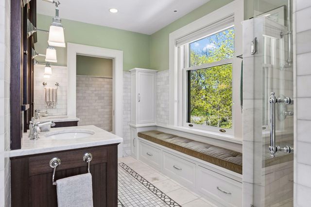 1005 Mount Curve Avenue, Minneapolis, MN 55403