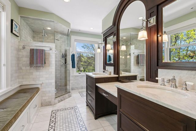 1005 Mount Curve Avenue, Minneapolis, MN 55403