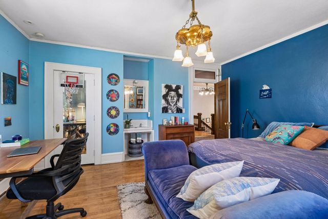 1005 Mount Curve Avenue, Minneapolis, MN 55403