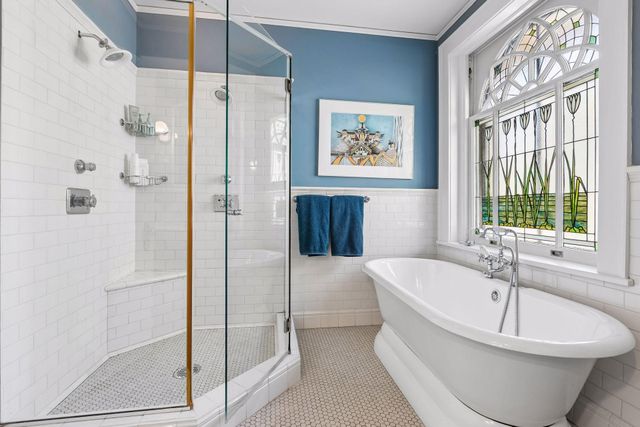 1005 Mount Curve Avenue, Minneapolis, MN 55403