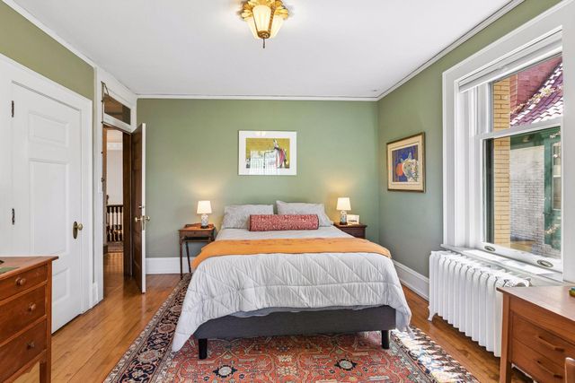 1005 Mount Curve Avenue, Minneapolis, MN 55403