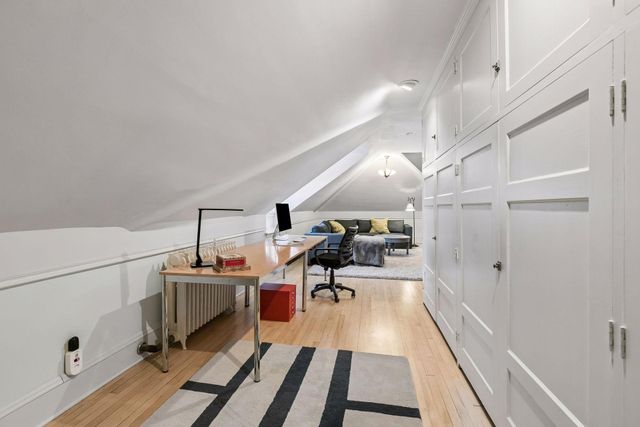 1005 Mount Curve Avenue, Minneapolis, MN 55403