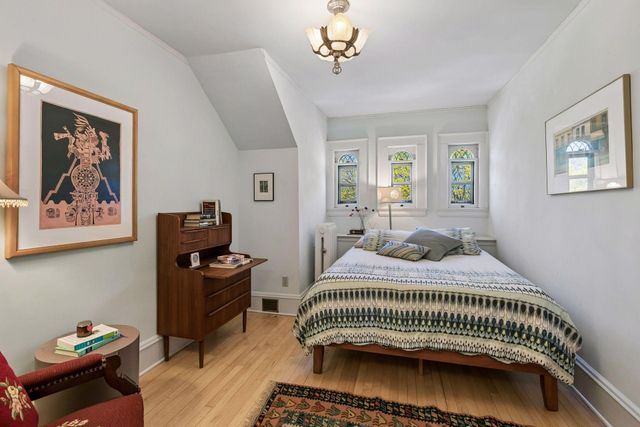 1005 Mount Curve Avenue, Minneapolis, MN 55403