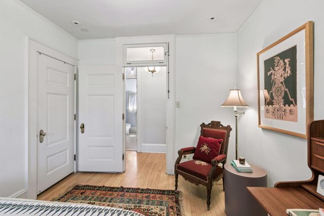 1005 Mount Curve Avenue, Minneapolis, MN 55403