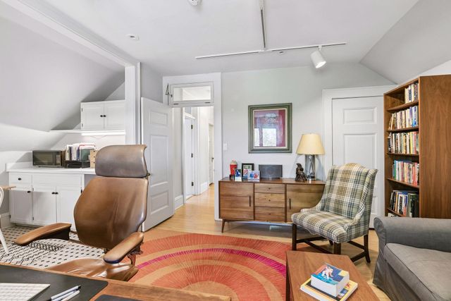 1005 Mount Curve Avenue, Minneapolis, MN 55403