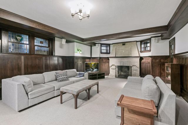 1005 Mount Curve Avenue, Minneapolis, MN 55403