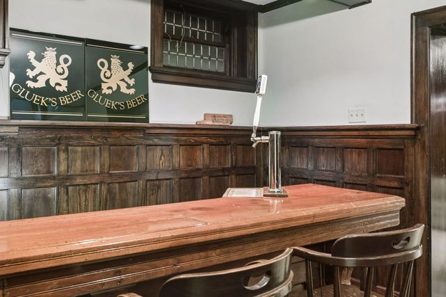 1005 Mount Curve Avenue, Minneapolis, MN 55403