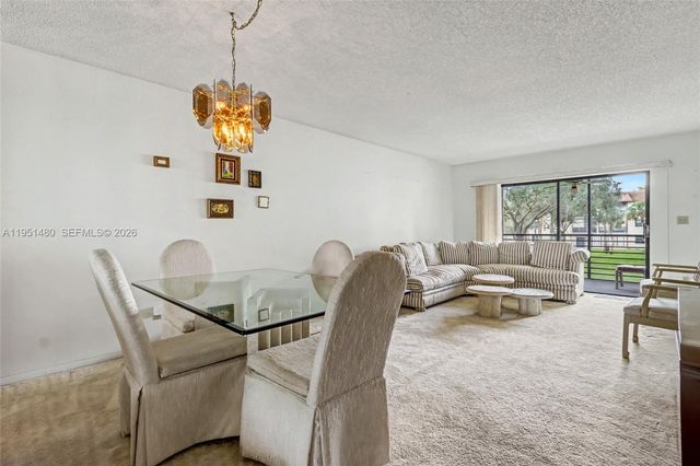 6085 N Sabal Palm Blvd 208, Tamarac, FL 33319