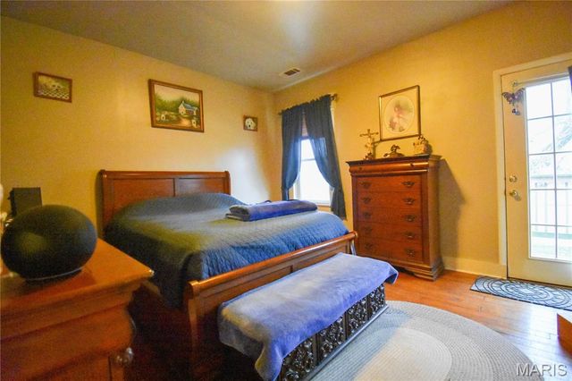 200 W Garrison Street, Gillespie, IL 62033