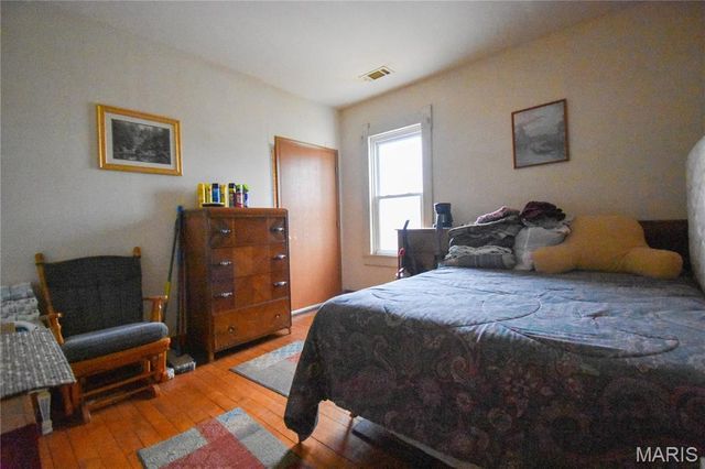 200 W Garrison Street, Gillespie, IL 62033