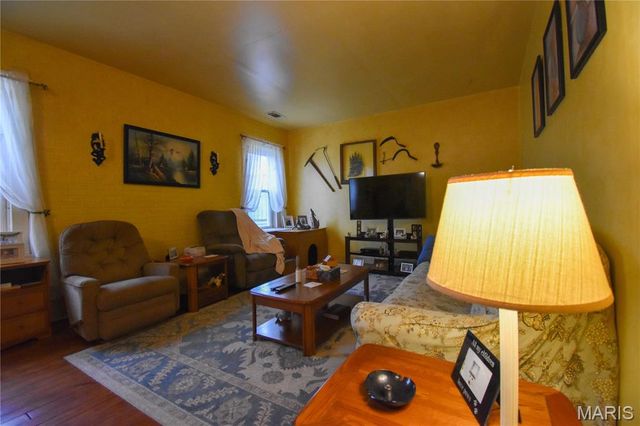 200 W Garrison Street, Gillespie, IL 62033