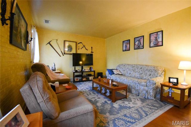 200 W Garrison Street, Gillespie, IL 62033