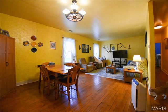 200 W Garrison Street, Gillespie, IL 62033