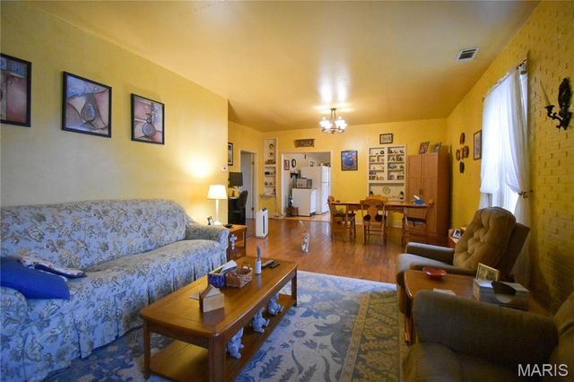 200 W Garrison Street, Gillespie, IL 62033