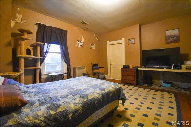 200 W Garrison Street, Gillespie, IL 62033