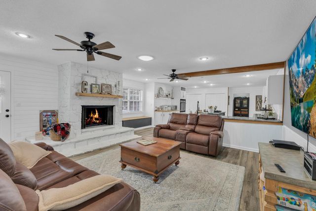 2142 Keno Dr, Crossville, TN 38572