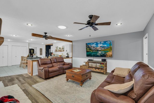 2142 Keno Dr, Crossville, TN 38572