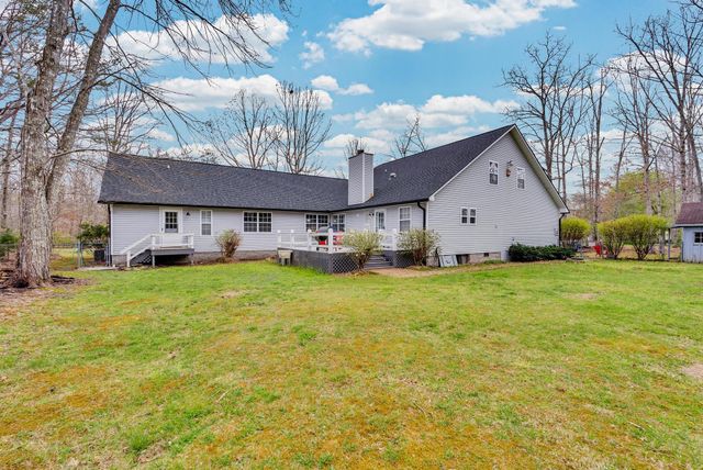 2142 Keno Dr, Crossville, TN 38572