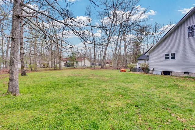 2142 Keno Dr, Crossville, TN 38572