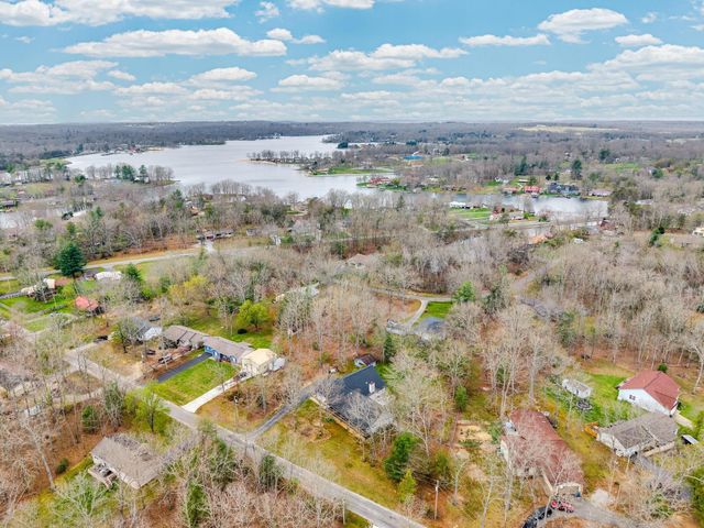 2142 Keno Dr, Crossville, TN 38572