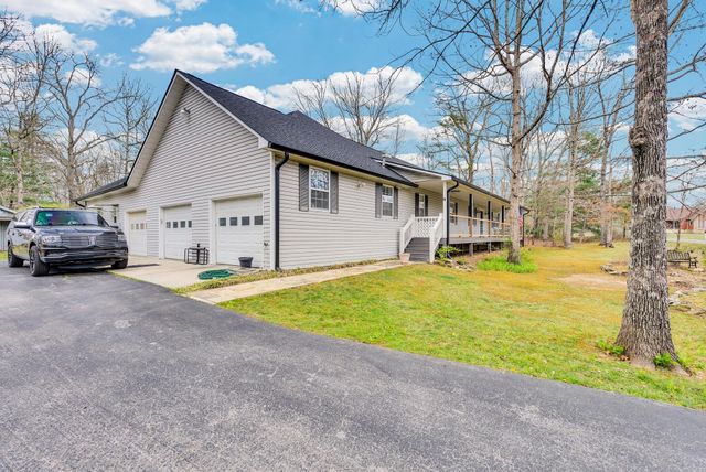 2142 Keno Dr, Crossville, TN 38572