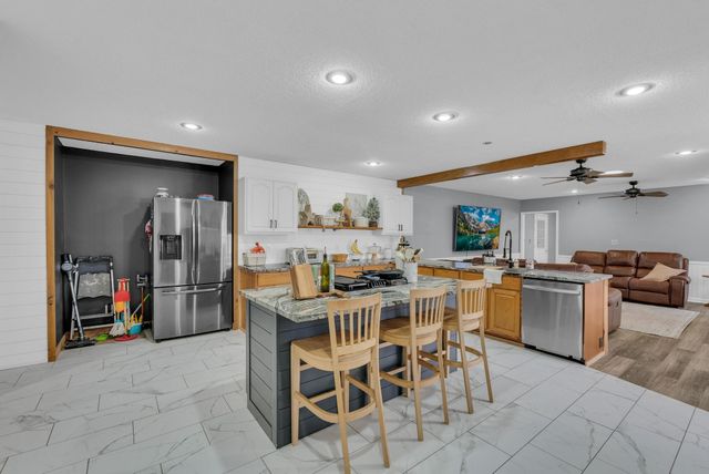 2142 Keno Dr, Crossville, TN 38572