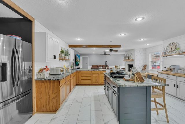 2142 Keno Dr, Crossville, TN 38572