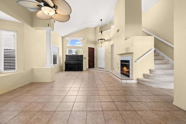 1813 Avenida Segovia, Oceanside, CA 92056