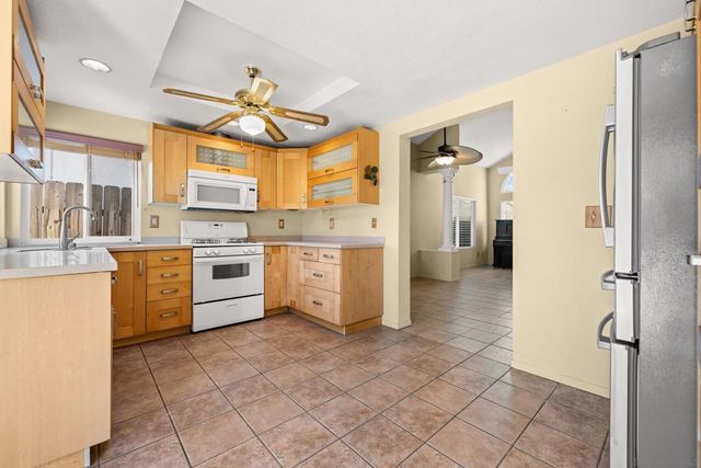 1813 Avenida Segovia, Oceanside, CA 92056