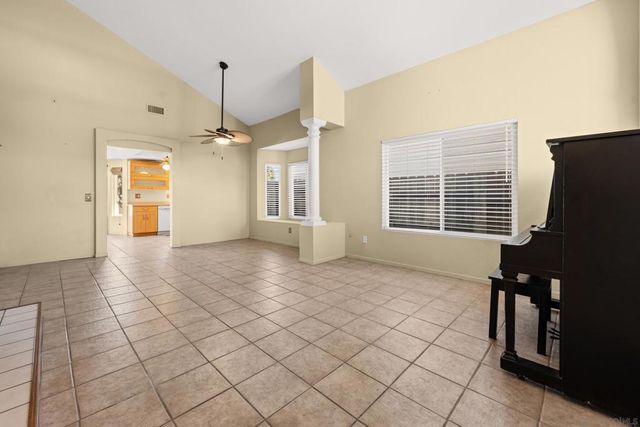 1813 Avenida Segovia, Oceanside, CA 92056