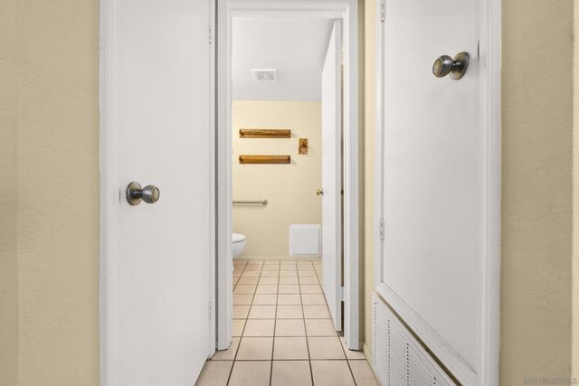 1813 Avenida Segovia, Oceanside, CA 92056