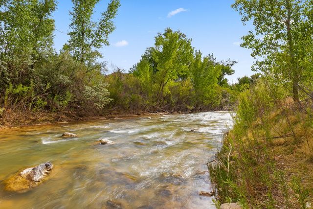 98 BRIDGE RD, Rockville, UT 84763