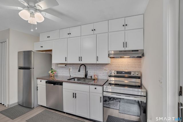 74 Washington Road 40, Woodbury, CT 06798