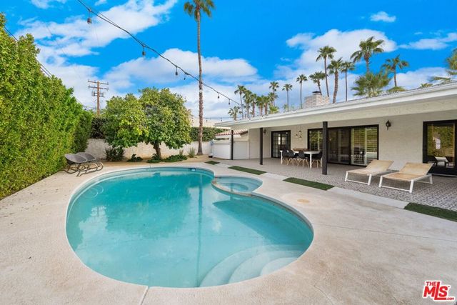 1970 S Joshua Tree Place, Palm Springs, CA 92264