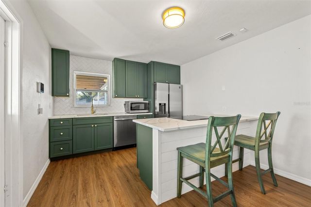 2105 52ND STREET S, St Petersburg, FL 33707