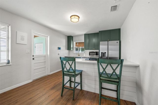 2105 52ND STREET S, St Petersburg, FL 33707