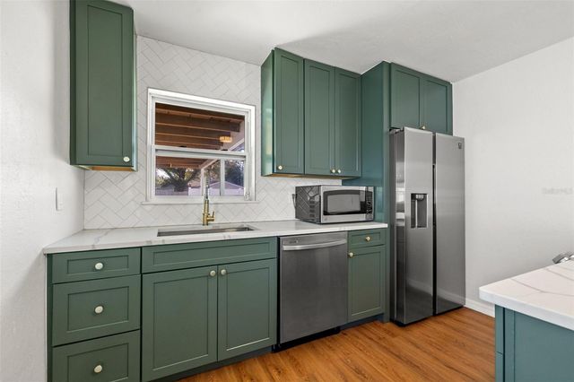 2105 52ND STREET S, St Petersburg, FL 33707
