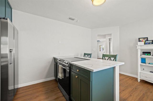 2105 52ND STREET S, St Petersburg, FL 33707