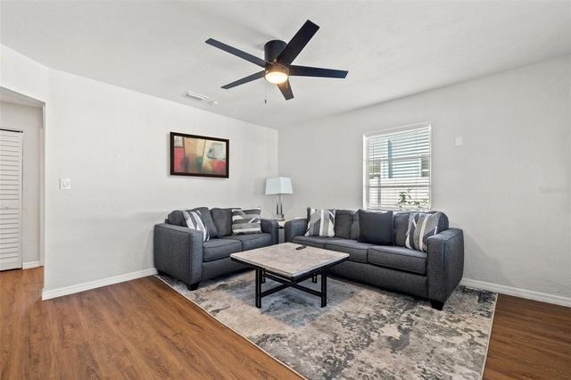2105 52ND STREET S, St Petersburg, FL 33707
