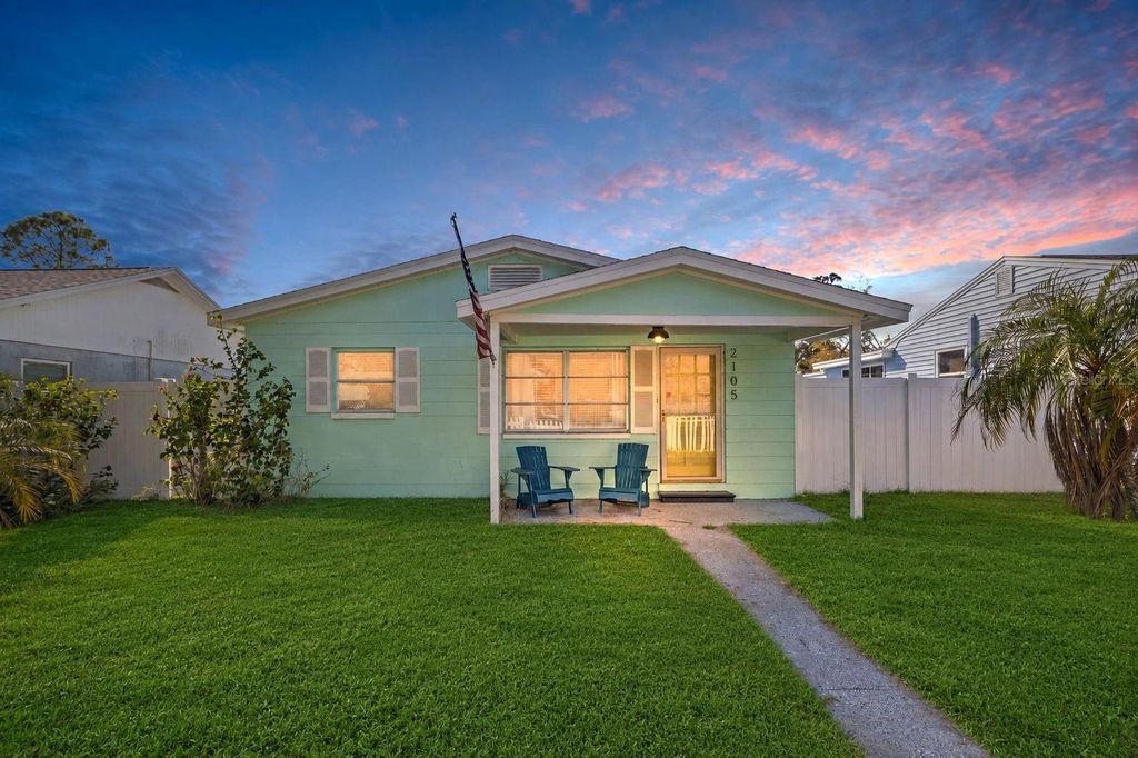 2105 52ND STREET S, St Petersburg, FL 33707