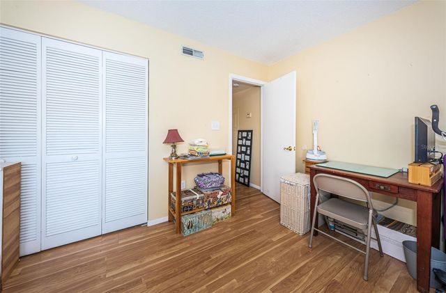 802 LENNOX ROAD W 802, Palm Harbor, FL 34683