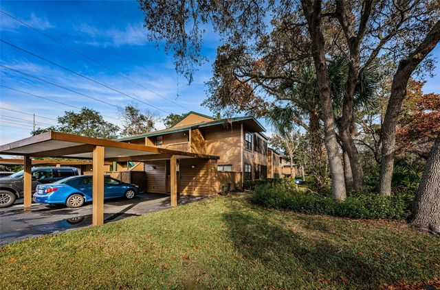 802 LENNOX ROAD W 802, Palm Harbor, FL 34683