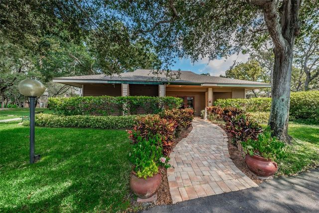 802 LENNOX ROAD W 802, Palm Harbor, FL 34683